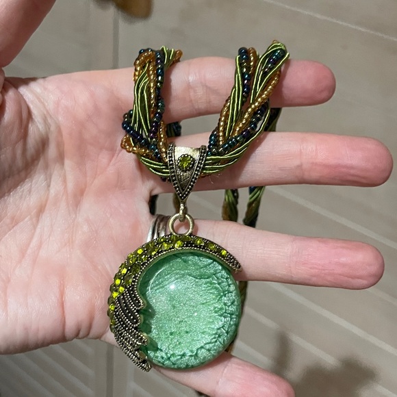 Green Boho Circle Beaded Pendant - Picture 5 of 5